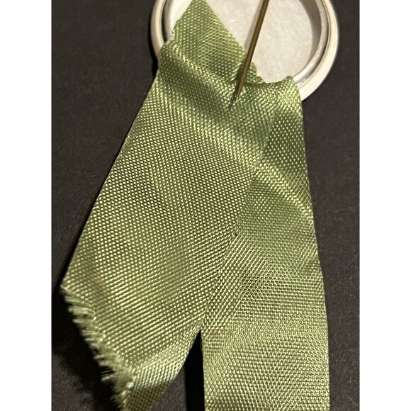 Vintage Erin Go Bragh Pinback Shamrock Two Flags and Ribbon with Leprechaun Hat - Picture 6 of 6